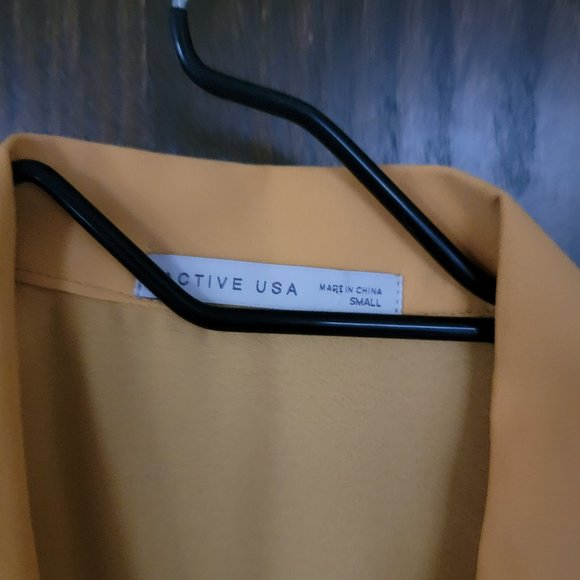 Active USA Mustard Yellow V Neck Blouse Size Small - Picture 9 of 14